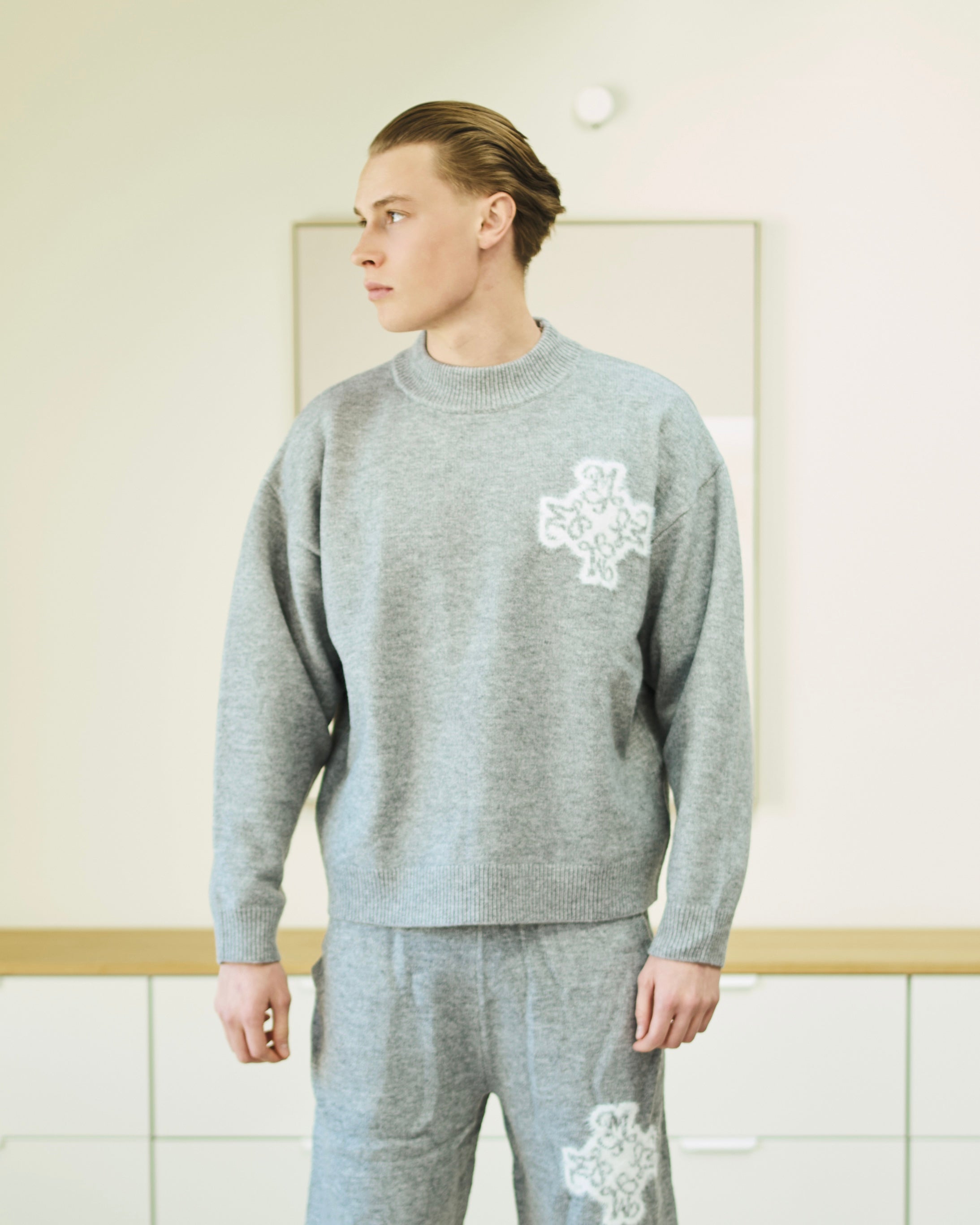 Essential 4M Knitted Sweater - Dove Grey